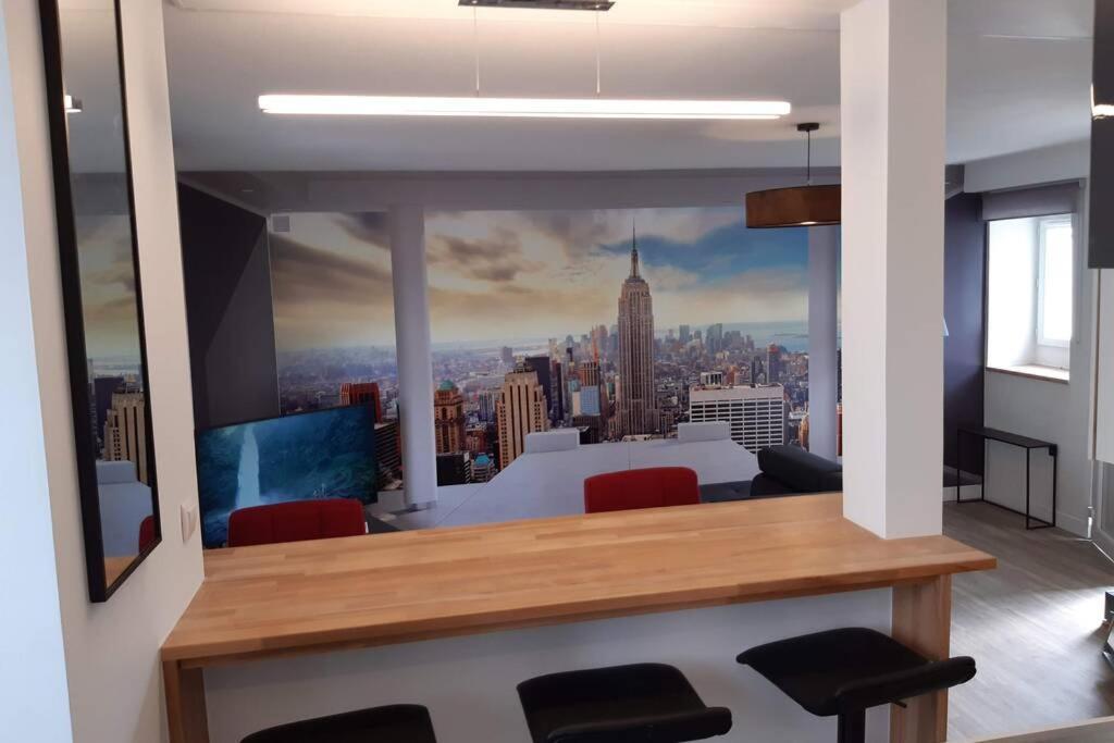 Appartement Renove Le New-York En Centre Ville - Terrasse Et Parking - Non Climatise La Roche-Chalais المظهر الخارجي الصورة
