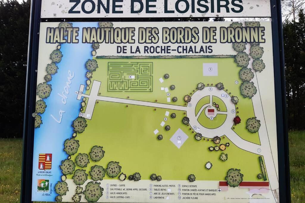 Appartement Renove Le New-York En Centre Ville - Terrasse Et Parking - Non Climatise La Roche-Chalais المظهر الخارجي الصورة