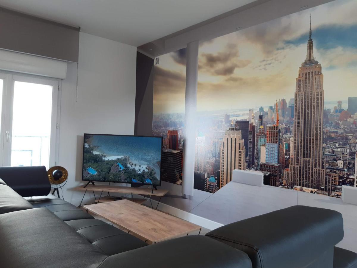 Appartement Renove Le New-York En Centre Ville - Terrasse Et Parking - Non Climatise La Roche-Chalais المظهر الخارجي الصورة